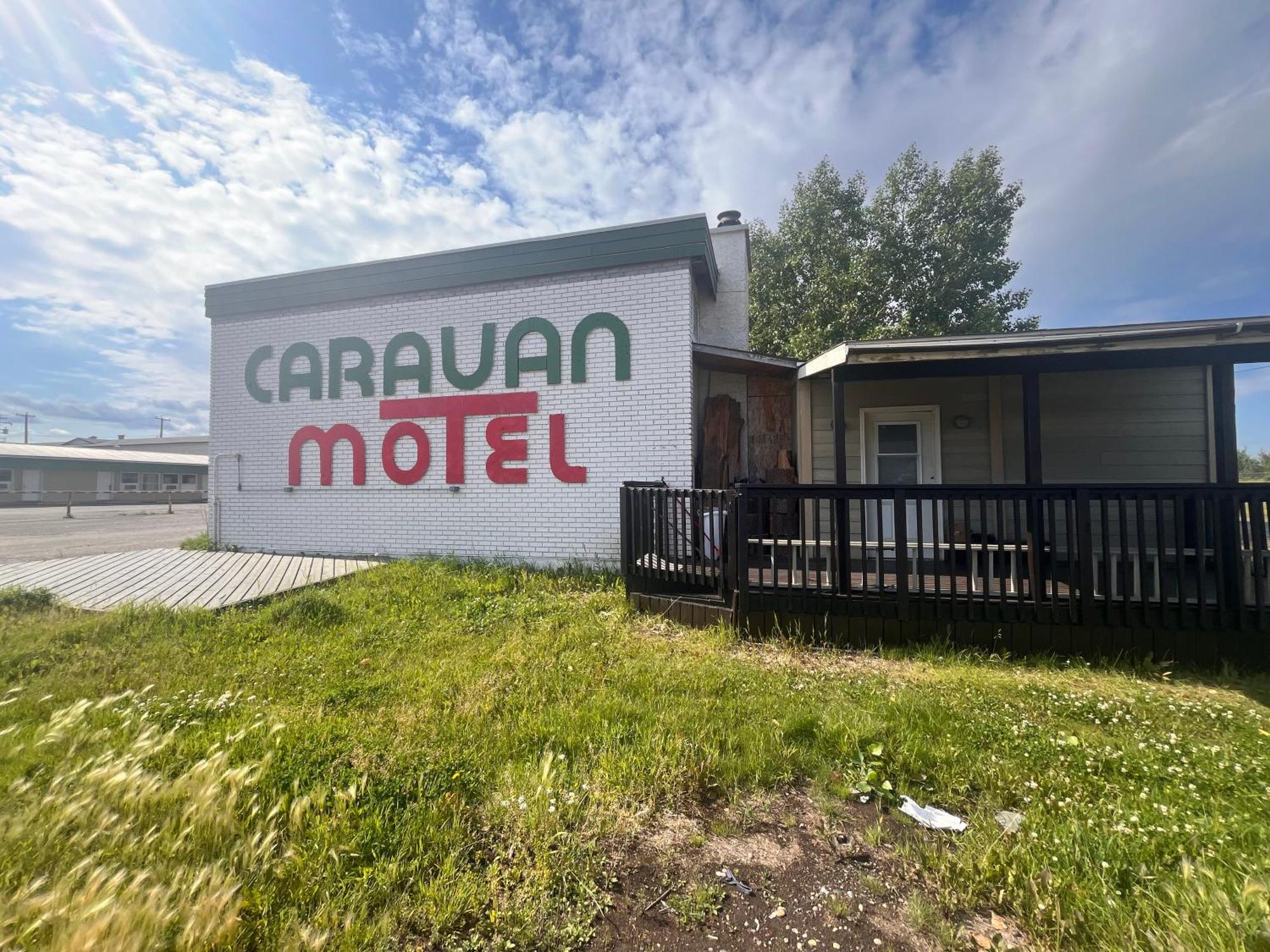 Caravan Motel Fort St. John Exteriör bild